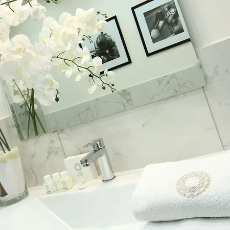 Stelle The Businest Hotel