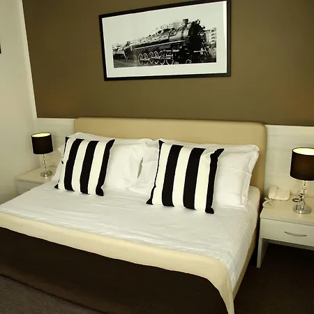 Stelle The Businest 4* Naples