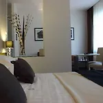 Stelle The Businest 4* Nápoles