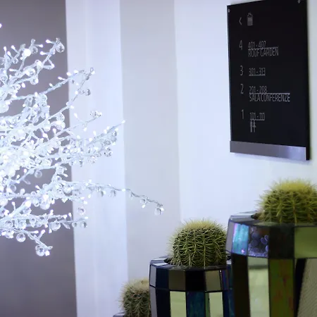 Stelle The Businest 4* Neapel